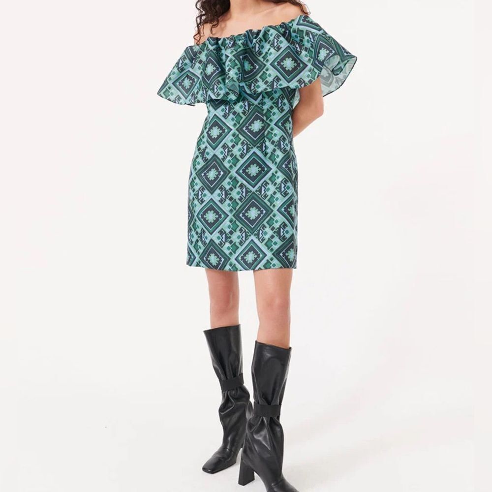 NWOT Baum Und Pferdgarten Alice Geo Print Off Shoulder Mini Dress Green/Blue M